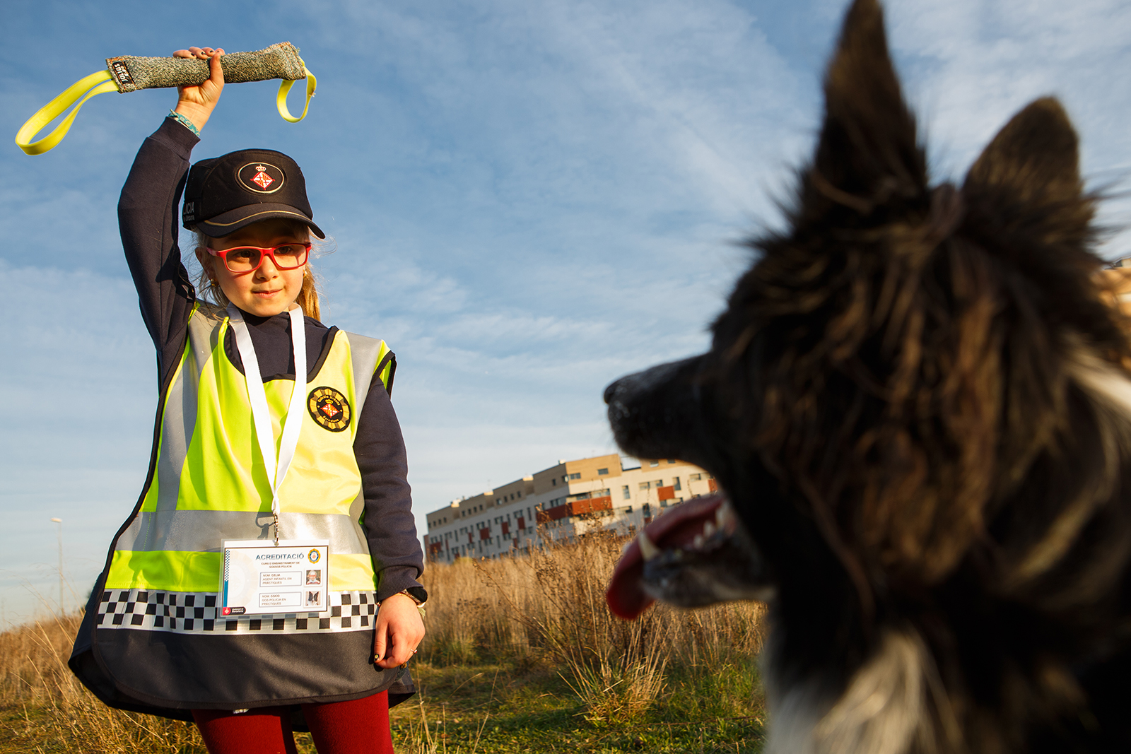 La Cèlia complint el seu somni d'entrenar a en Coco com a gos policia gràcies a la fundació Make-A-Wish i l'ajut de la Guàrdia Urbana de Barcelona